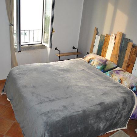 White Garden - Apartment With Access To The Lake Lierna Ngoại thất bức ảnh