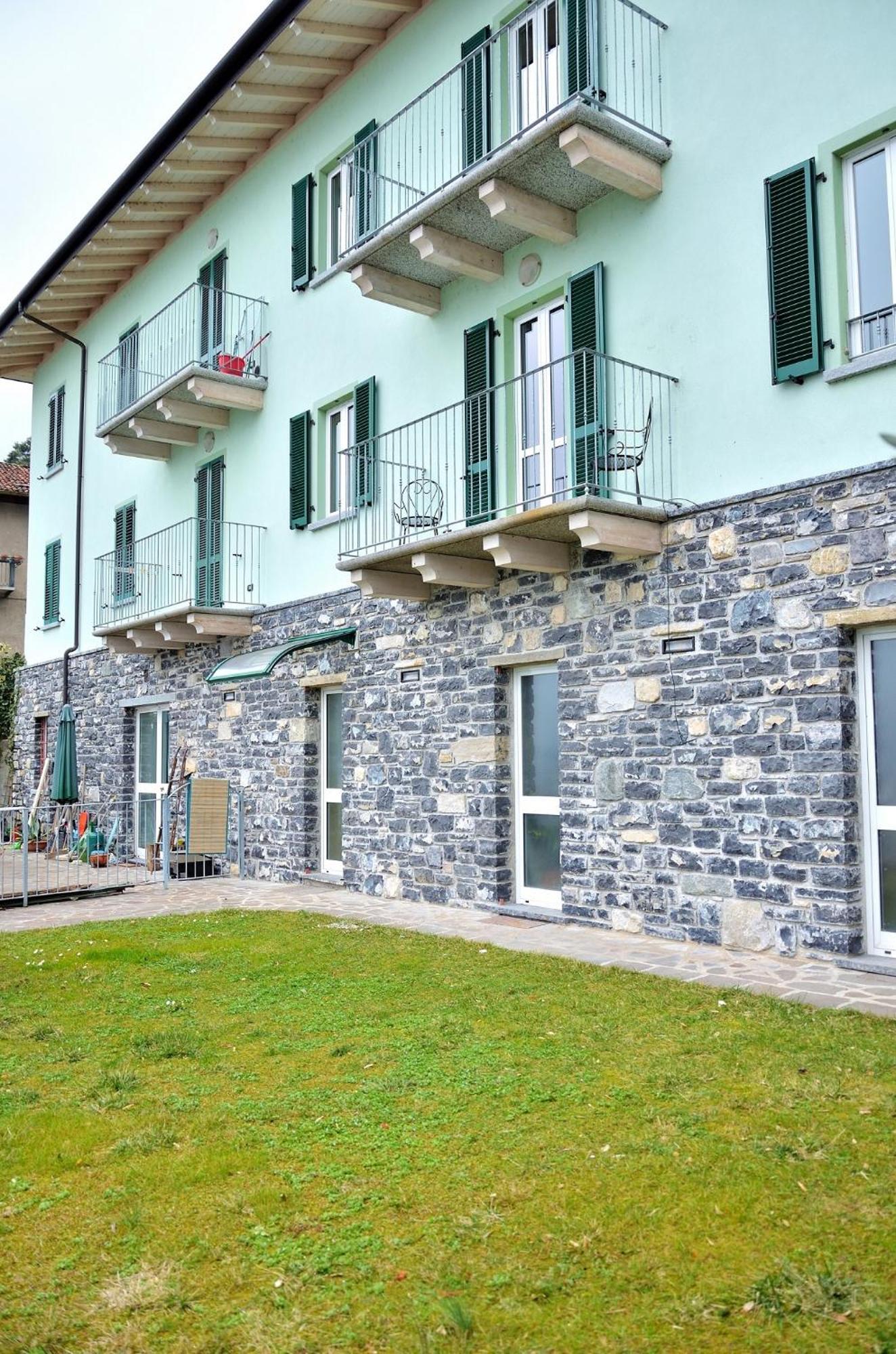 White Garden - Apartment With Access To The Lake Lierna Ngoại thất bức ảnh